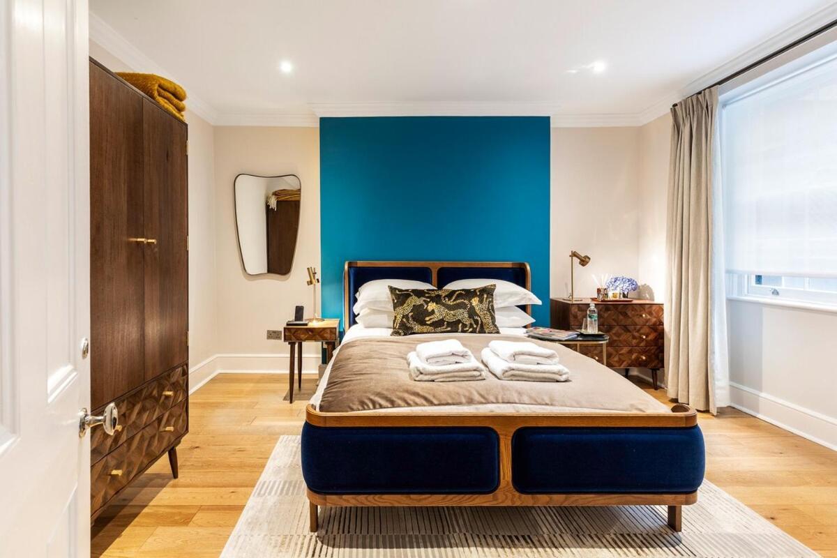 Apartment Bright And Stylish Trafalgar Square London